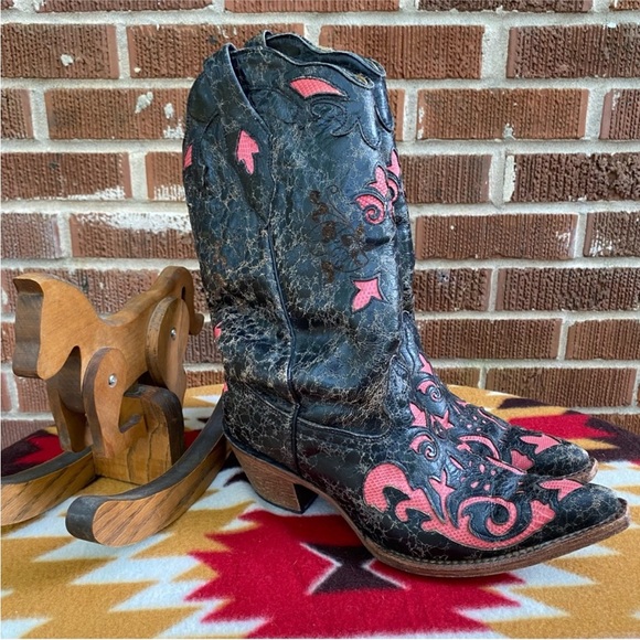 Corral Shoes - Corral faded Black/Cognac Snip Toe Boots w/Red Laser Inlay western women boots 7